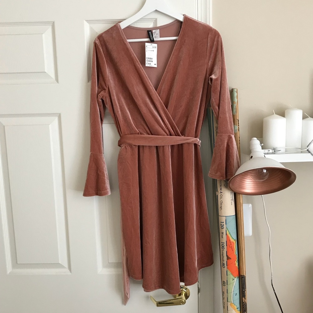 NEW! H&M Divided Blush Velvet Wrap Dress